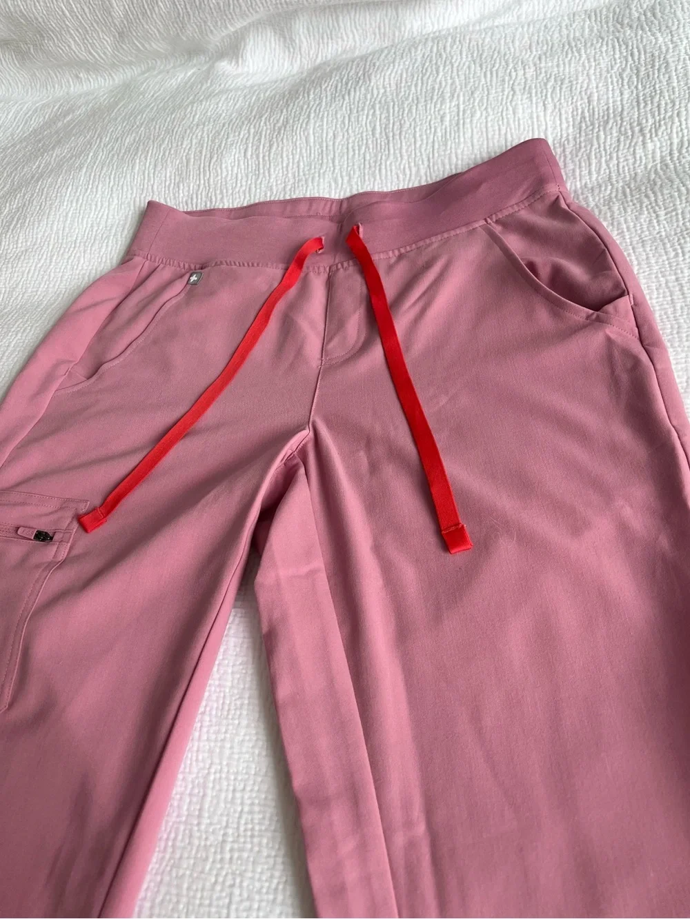 Figs Dusty Rose Scrub Set with Red Drawstrings Limited edition XS Top, S bottom - Picture 5 of 9
